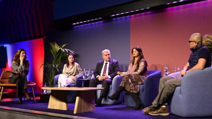 Laporta, presente en el acto del estreno del documental 'Polseres Blaugranes' Foto: MundoDeportivo.