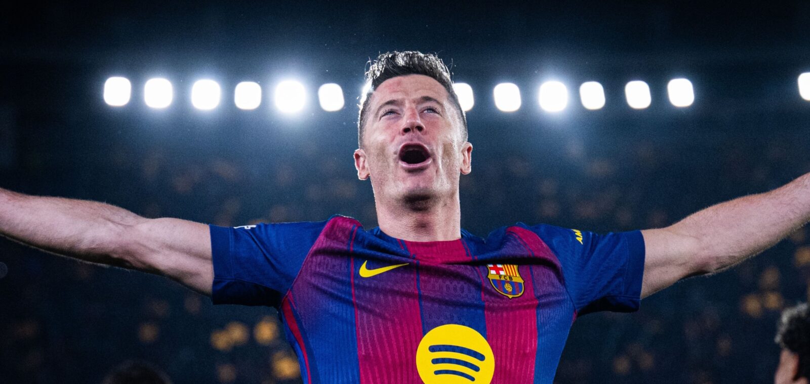 El delantero del FC Barcelona festejando en el Camp Nou