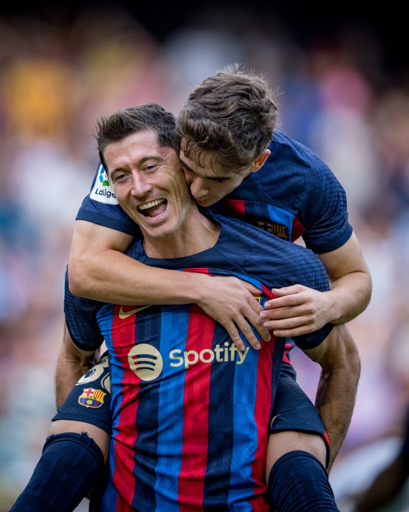 Gavi se despide de Lewandowski