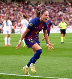 Ewa Pajor, doblete y MVP del Clásico