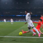 Vinícius en el penalti frente a la Real Sociedad